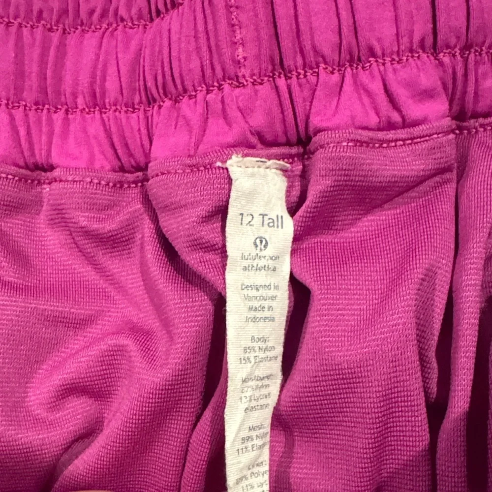 lululemon athletica Hotty Hot Shorts - Picture 3 of 6